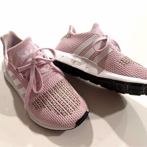 ADIDAS•swift run women’s pink/white knit lace up running sneakers 6 NWOT